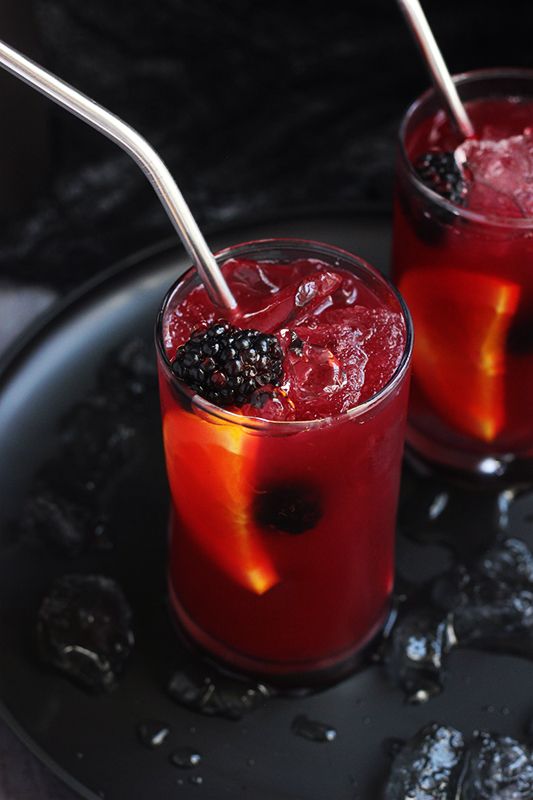 Minute Fruity Halloween Punch: Natural Flavors & Spooky Visuals